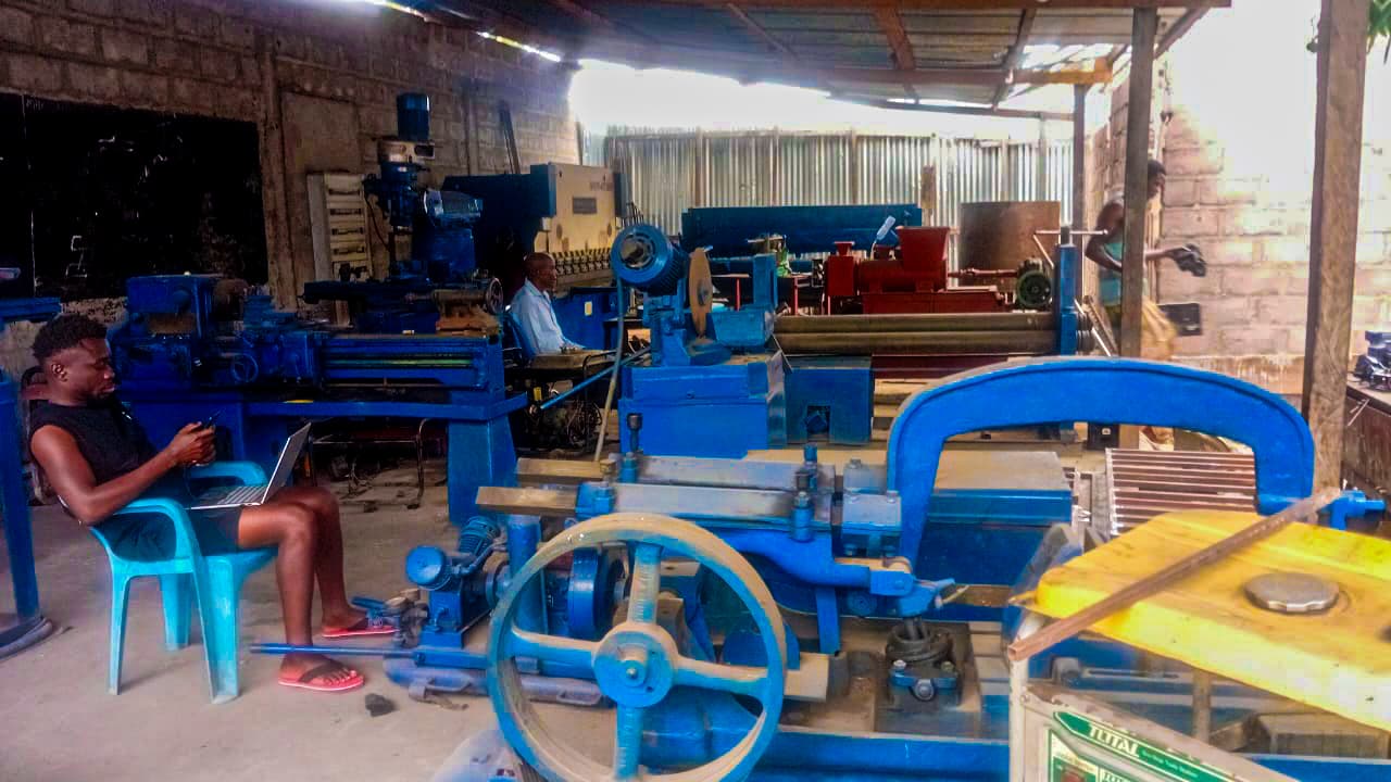 Travaux pratiques sur machines industrielles